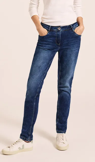 SLIM LEG